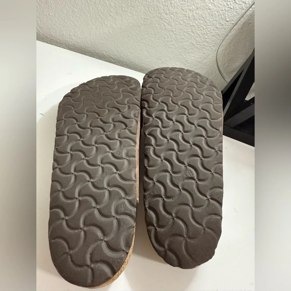 Birkenstock size 7 Brown Men's Sandals